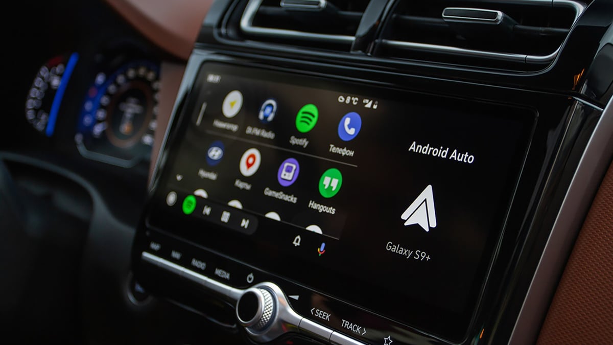 Android Auto pourrait enfin piloter la radio de votre voiture directement