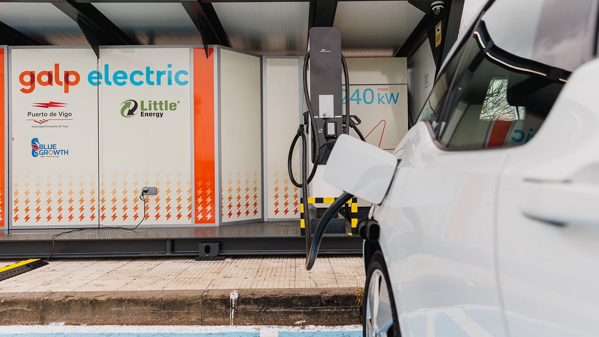 Des batteries de Nissan LEAF recyclées pour débloquer la recharge ultra-rapide là où le réseau sature