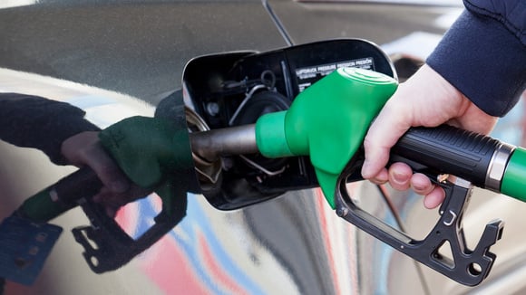 Hausse du prix du carburant : en France l’impact reste surtout financier, mais en Australie certaines stations sont déjà à sec