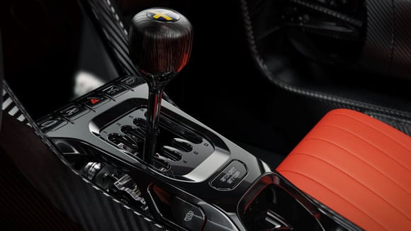 Grille de sélection Koenigsegg : zone manuelle et commande linéaire