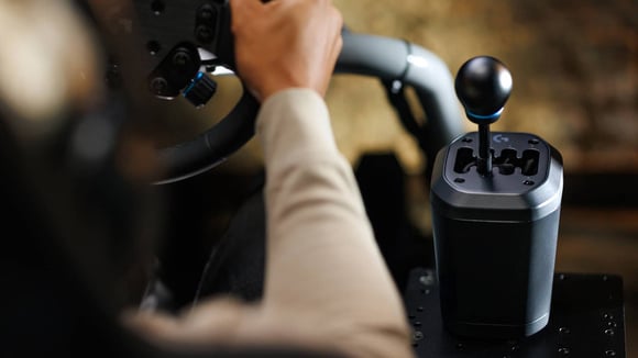 Levier de vitesses Logitech RS H‑Shifter, plus qualitatif que l’ancien modèle