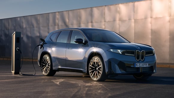 BMW lance l’iX3 40, une version moins chère avec batterie réduite