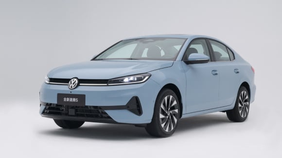 La Sagitar S avec des poignées de portières conventionnelles