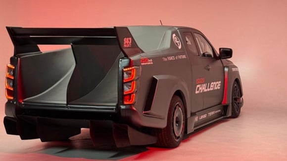 La benne du D-Max devient un élément aérodynamique avec un grand aileron