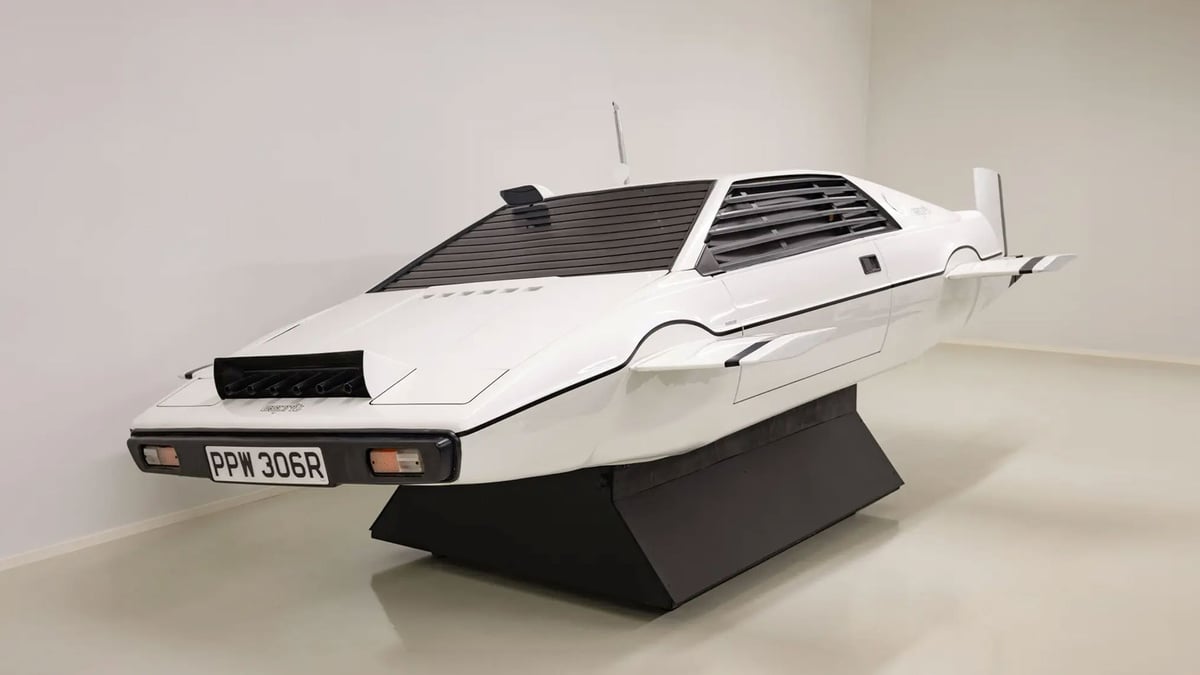 La Lotus Esprit sous-marin de James Bond passe aux enchères : une pièce culte estimée jusqu’à 300 000 €