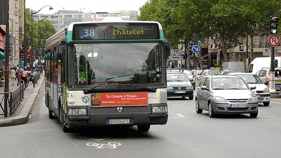 Se déplacer en voiture dans Paris est devenu très difficile