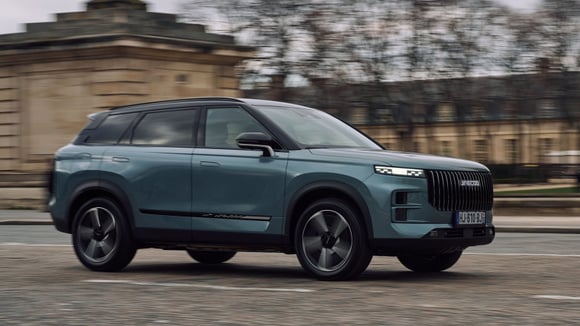 Chery annonce un centre de recherche et développement à Paris La Défense pour concevoir des citadines destinées à l’Europe