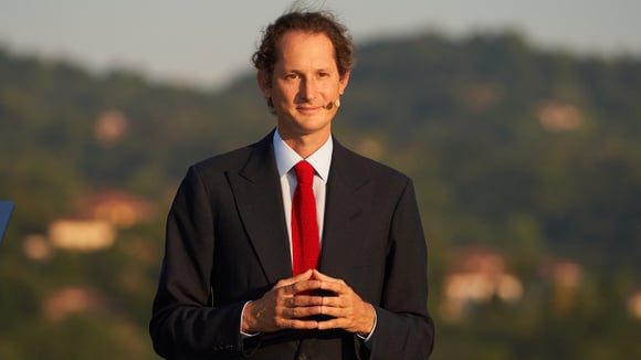 John Elkann, président de Stellantis et Ferrari, visé par une procédure judiciaire en Italie