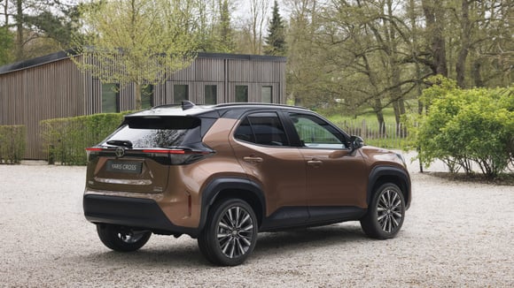 Vue arrière et flanc du Toyota Yaris Cross 2026