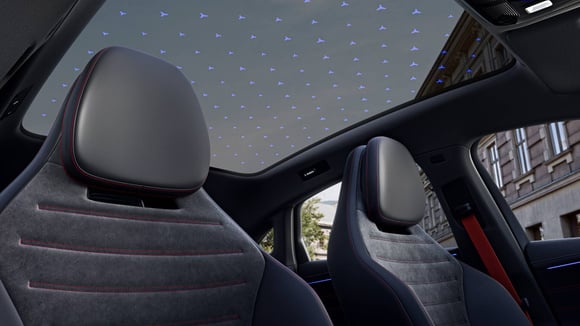 Toit panoramique vitré en option sur la Mercedes Classe C électrique