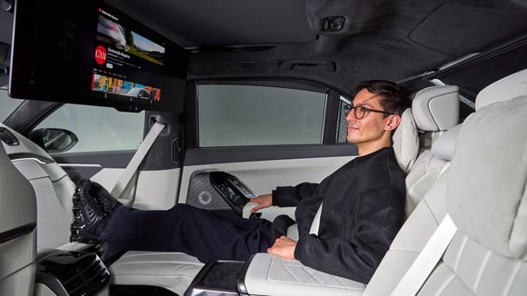 Écran arrière 31,3 pouces dans la BMW Série 7 restylée