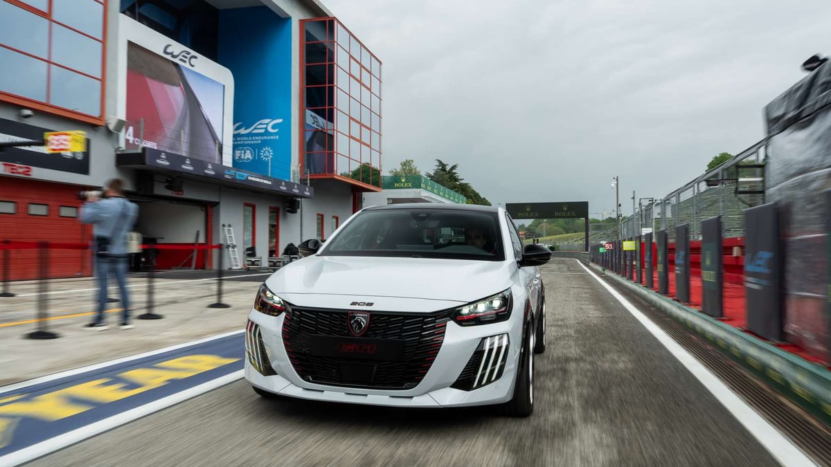 Peugeot e-208 GTI : premières images avant le lancement, et déjà des chiffres qui piquent