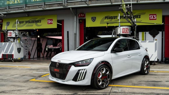 La Peugeot e-208 GTI annonce 280 ch