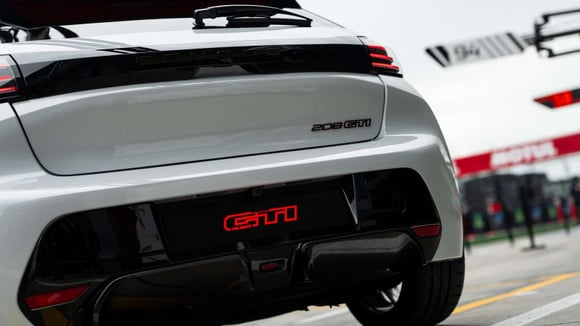 Diffuseur spécifique de la Peugeot e-208 GTI