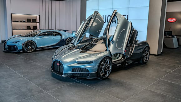 La Bugatti Tourbillon passe du W16 à un V16 atmosphérique avec trois moteurs électriques