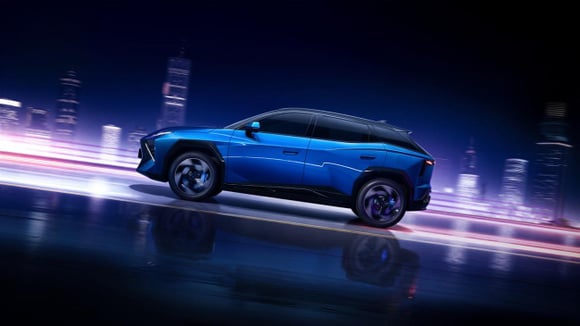 Dimensions de l’Omoda 4 et rivalité annoncée avec le Peugeot 3008 sur le marché français.