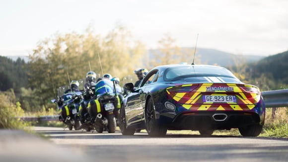 Le téléphone tenu en main au volant pourra entraîner une suspension administrative immédiate du permis