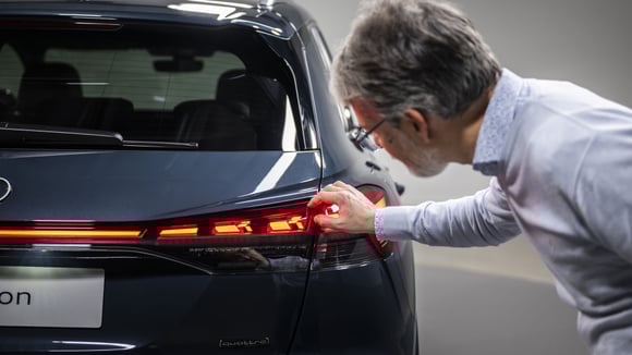 Signature lumineuse personnalisable sur l’Audi Q4 e-tron restylé