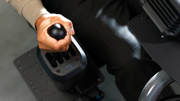 Maniement du Logitech G RS H-Shifter, en progrès