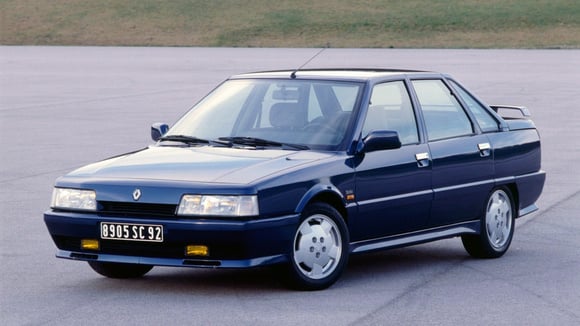 Lors de sa sortie, la Renault 21 2.0L Turbo n’avait pas l’image de voiture “de beauf”.