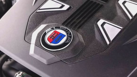 Le concept Vision Alpina conserve un moteur thermique et une quadruple sortie d’échappement