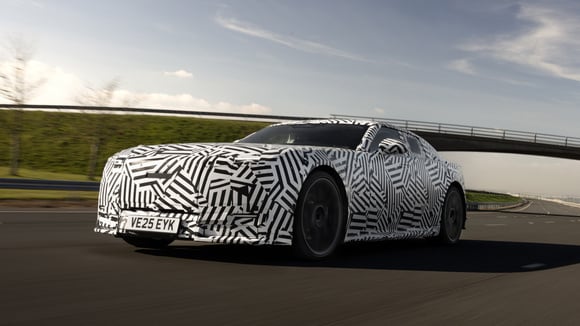 La Jaguar Type 01 annoncée avec trois moteurs électriques