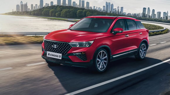 Lada X-Cross 5 basée sur la FAW Bestune T77