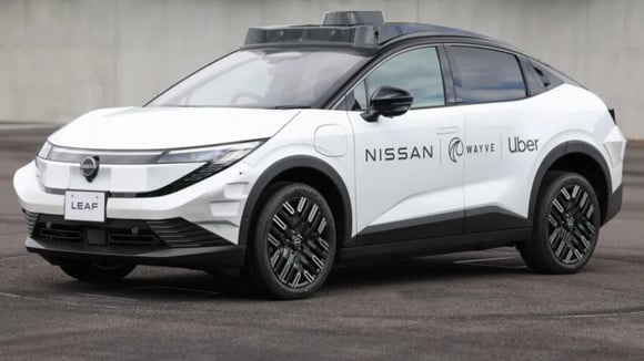 Wayve collabore aussi avec Nissan et Uber et affirme avoir déjà intégré un prototype sur une plateforme Stellantis