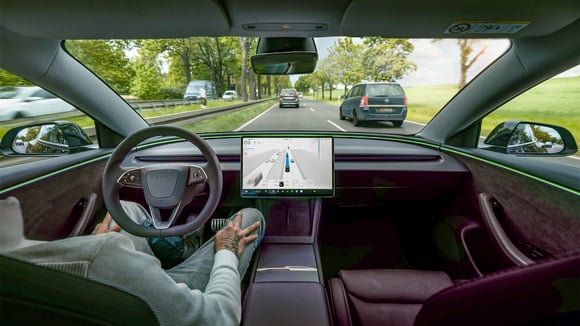 La conduite assistée avancée : un enjeu pour concurrencer Tesla et créer de nouvelles retombées économiques
