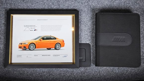 Certificat d’authenticité fourni avec une BMW M3 E92