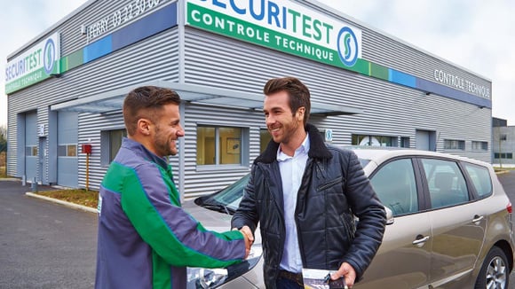 Certains automobilistes évitent les centres de contrôle technique.