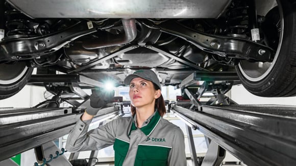 Le contrôle technique automobile évolue : des informations de rappel peuvent apparaître sur le procès-verbal.