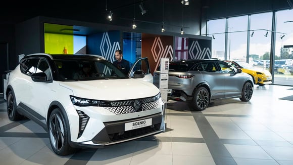 Le prix moyen des voitures neuves baisse légèrement en France
