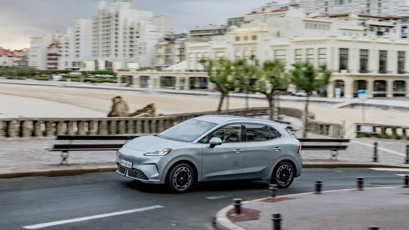 La MG4 Urban mise sur des prix très bas malgré l’absence d’aides