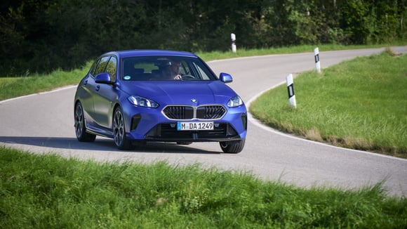 La BMW Série 1 reste en tête des compactes premium mais l’Audi A3 Sportback progresse