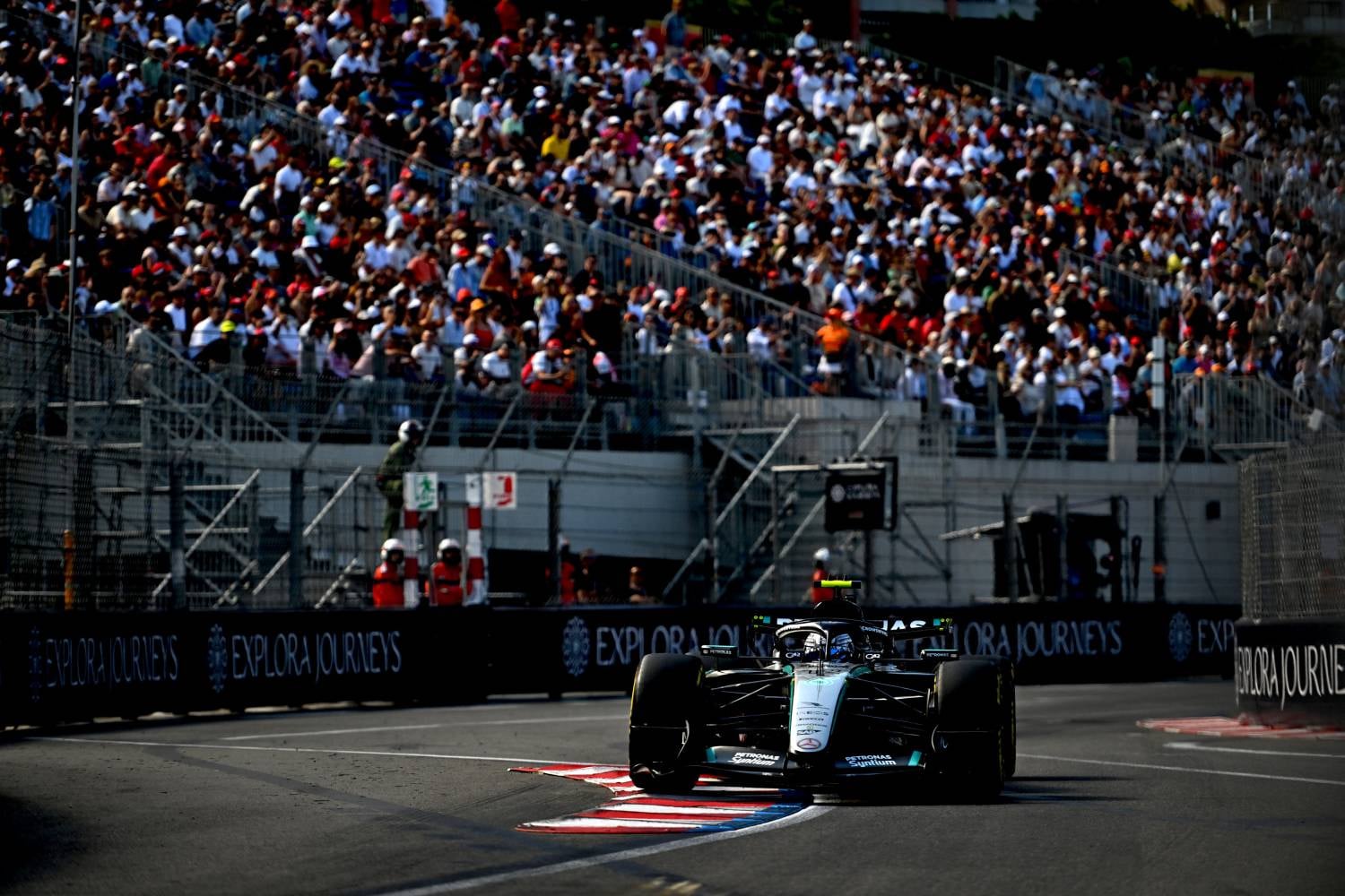 Kimi Antonelli (Mercedes AMG) dans les rues de Monaco