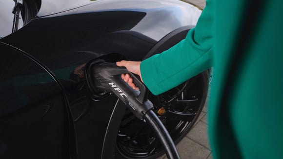 Le Royaume-Uni a réalisé 23% de ventes électriques l'an dernier contre un objectif de 28%, tandis que l'objectif actuel est de 33%