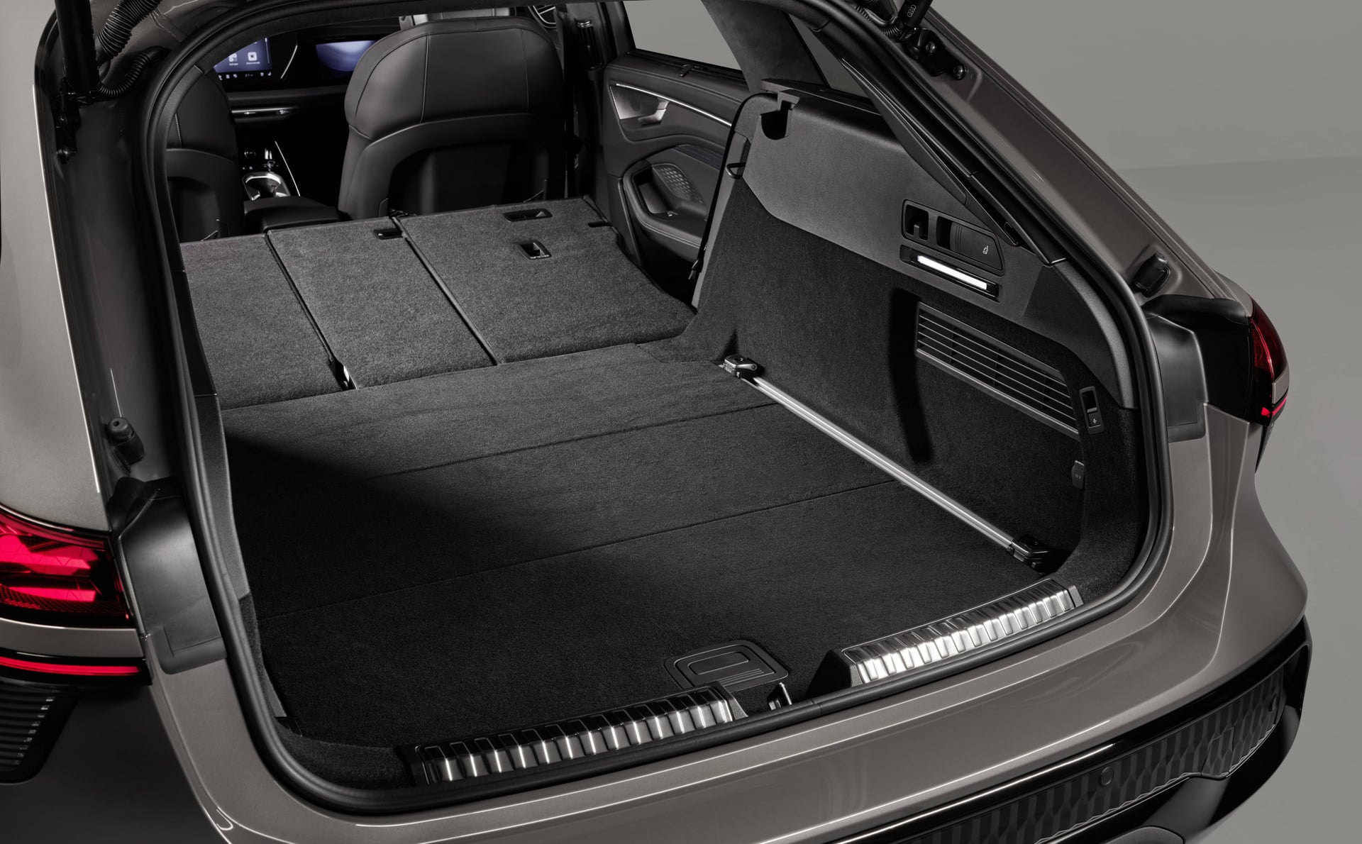 Coffre de l’Audi A6 allroad avec banquette rabattue