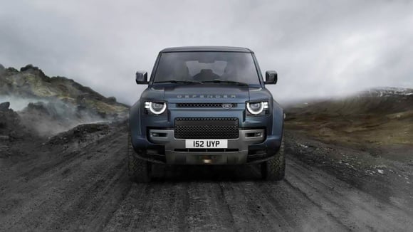 La plateforme EMA accueillera aussi des motorisations hybrides, dont le futur Defender Sport