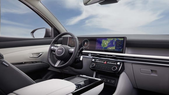 Interface numérique complexe dans une voiture moderne