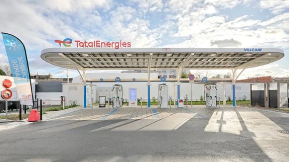 Patrick Pouyanné juge l'investissement dans les bornes de recharge publiques peu utile