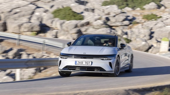 Recharge rapide de la Zeekr 7GT sur borne haute puissance
