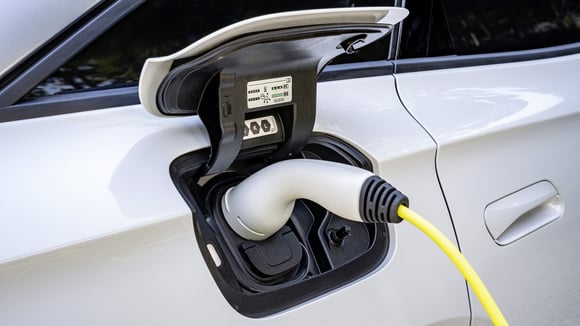 En Europe, l’hybride reste devant l’électrique en parts de marché