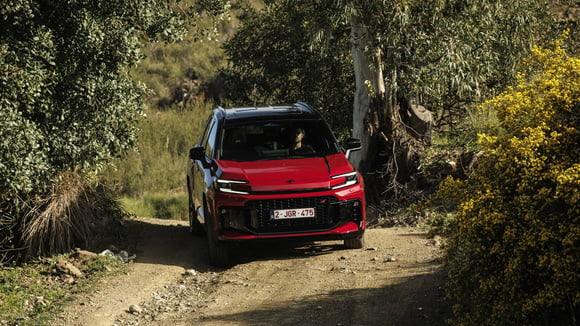 Le nouveau Toyota RAV4 testé dans des conditions difficiles avant son lancement
