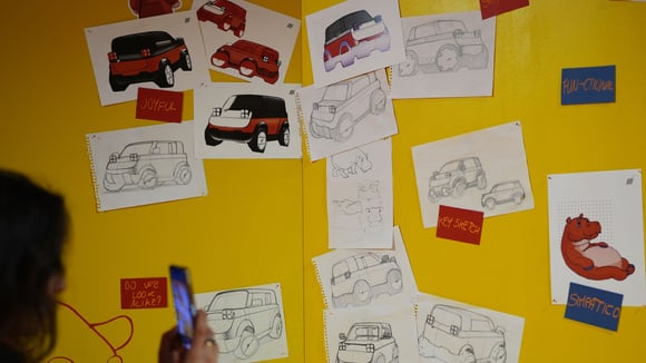Croquis d’étudiants présentés par Fiat autour du projet de future Panda