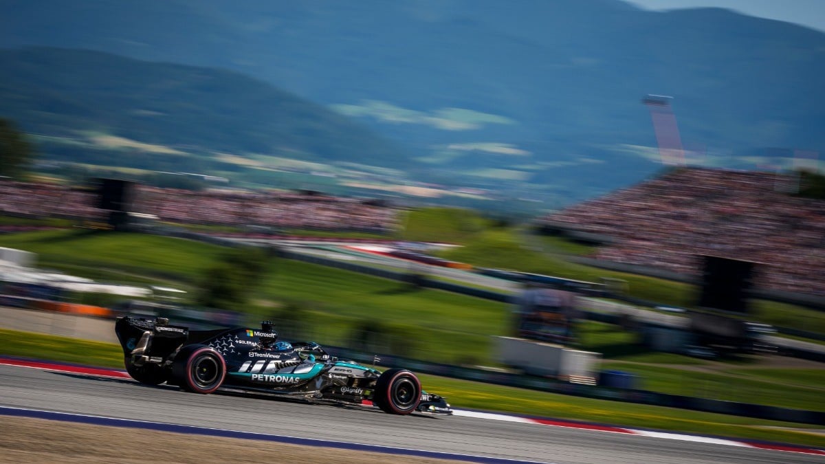 Russell s’impose en Autriche : fin de disette, duel Verstappen–Antonelli et stratégie Ferrari qui surprend