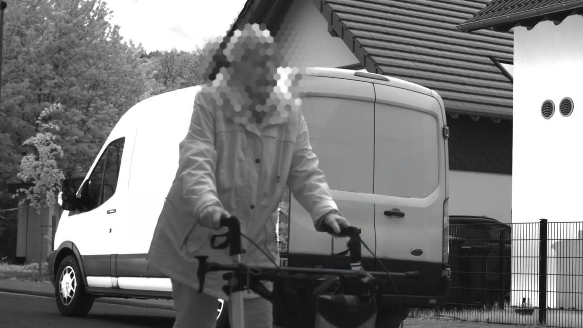 Flashé à 42 km/h… sauvé par une octogénaire en déambulateur