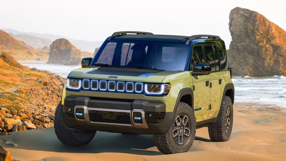 Le Jeep Recon vise à compenser la disparition du Wrangler en Europe grâce à une motorisation électrique.