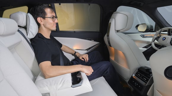 Aux places arrière du BMW X5, l’espace est annoncé généreux