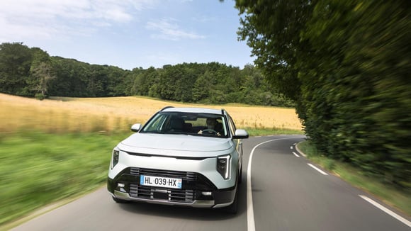 Le Kia Niro 2026 combine un moteur 1.6 GDi et un moteur électrique pour 138 ch